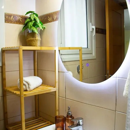 The 20a Terminal N Fly باراديسيون