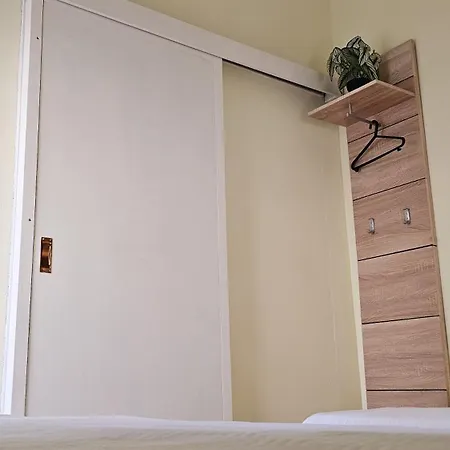 The 20a Terminal N Fly *