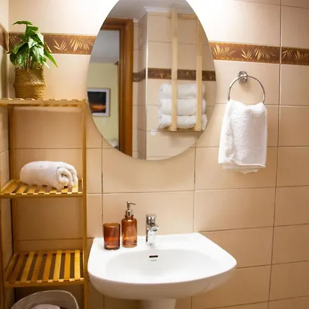 The 20a Terminal N Fly Ferienhaus Paradeísion